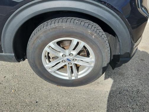 Agate Black 2022 Ford Explorer XLT