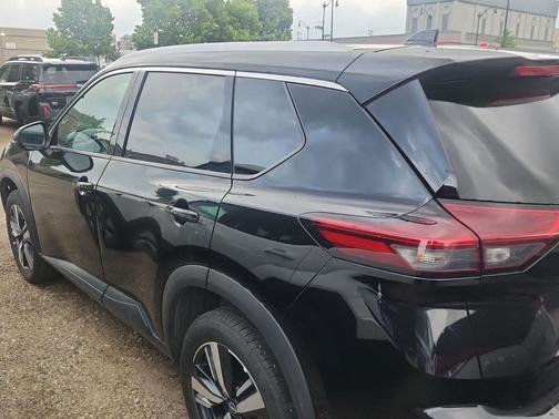 Super Black 2026 Nissan Rogue SL