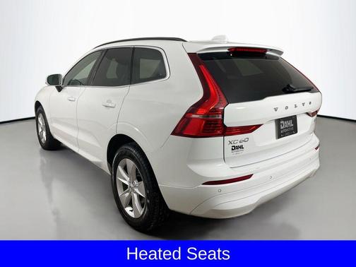 2022 Volvo XC60 B5 Momentum