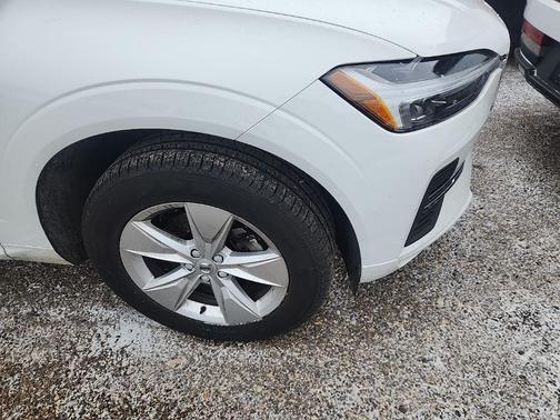 2022 Volvo XC60 B5 Momentum