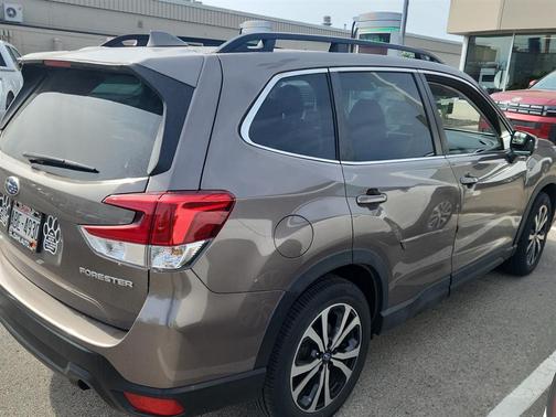 Brilliant Bronze Metallic 2023 Subaru Forester Limited