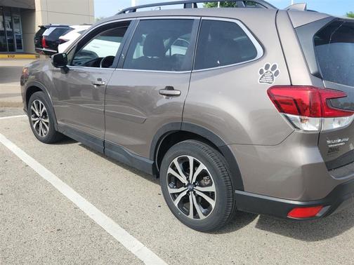 Brilliant Bronze Metallic 2023 Subaru Forester Limited