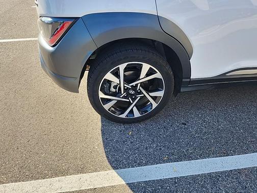 2023 Hyundai KONA Limited