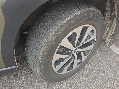 Autumn Green Metallic 2024 Subaru Outback Premium