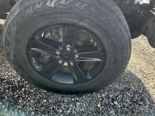 Bright White Clearcoat 2021 Jeep Wrangler Unlimited Sahara