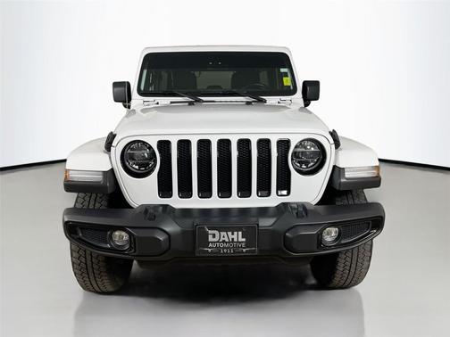 Bright White Clearcoat 2021 Jeep Wrangler Unlimited Sahara