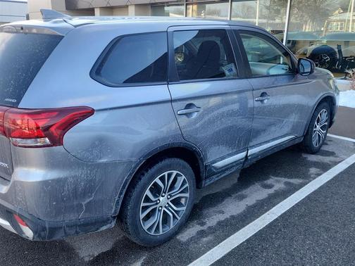 2018 Mitsubishi Outlander ES