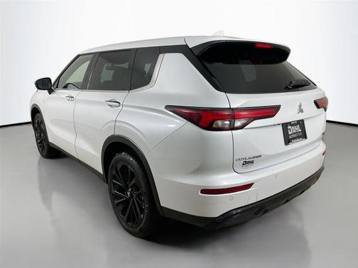 2023 Mitsubishi Outlander SE Black Edition S-AWC
