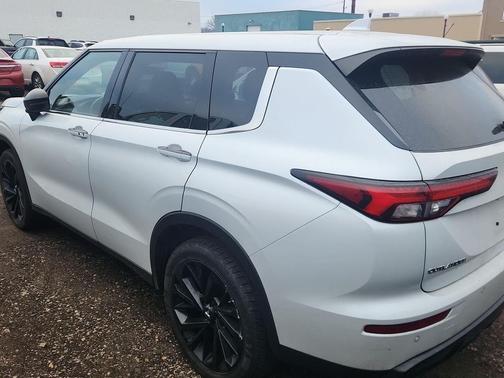 2023 Mitsubishi Outlander SE Black Edition S-AWC