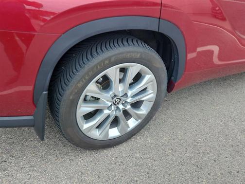 Ruby Flare Pearl 2021 Toyota Highlander Limited