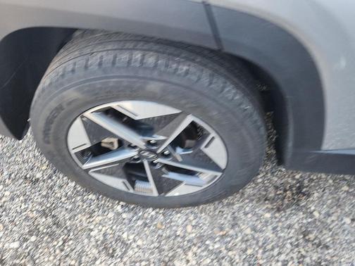 Shimmering Silver 2025 Hyundai TUCSON SEL