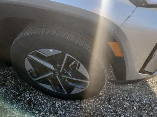 Shimmering Silver 2025 Hyundai TUCSON SEL