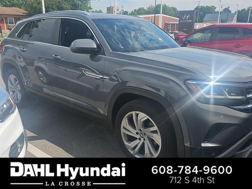 Platinum Gray Metallic 2021 Volkswagen Atlas Cross Sport 2.0T SEL