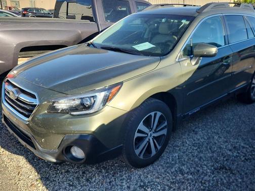 Wilderness Green Metallic 2018 Subaru Outback 3.6R Limited