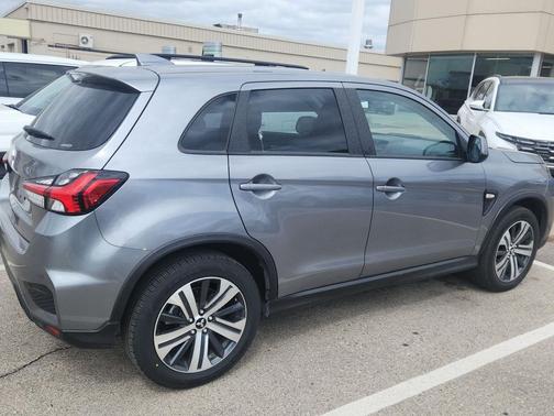 Mercury Gray Metallic 2024 Mitsubishi Outlander Sport 2.0 ES