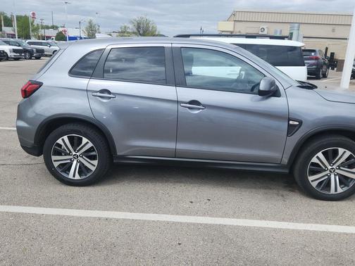 Mercury Gray Metallic 2024 Mitsubishi Outlander Sport 2.0 ES