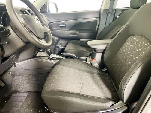 Mercury Gray Metallic 2024 Mitsubishi Outlander Sport 2.0 ES