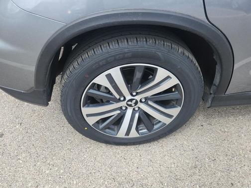 Mercury Gray Metallic 2024 Mitsubishi Outlander Sport 2.0 ES