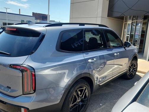 Everlasting Silver 2023 Kia Telluride EX X-Line