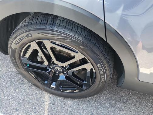 Everlasting Silver 2023 Kia Telluride EX X-Line