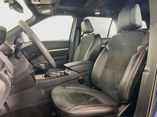 Blue Metallic 2018 Ford Explorer XLT