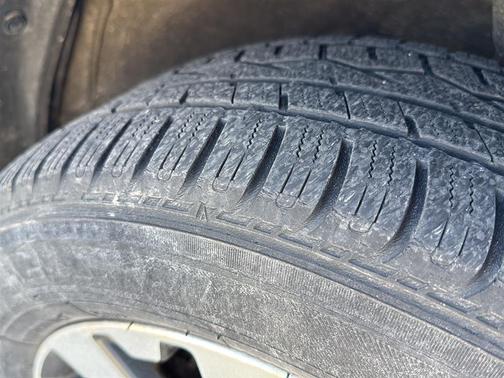 Ice Silver Metallic 2017 Subaru Outback 3.6R Limited