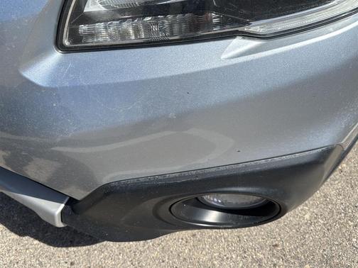 Ice Silver Metallic 2017 Subaru Outback 3.6R Limited