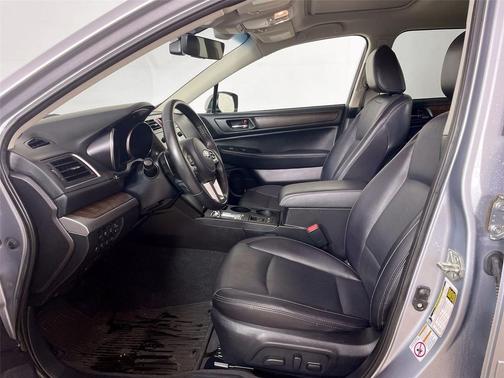 Ice Silver Metallic 2017 Subaru Outback 3.6R Limited