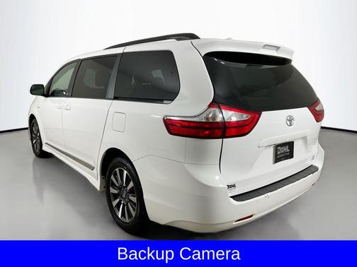 2019 Toyota Sienna LE