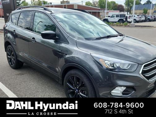 Magnetic Metallic 2018 Ford Escape SE