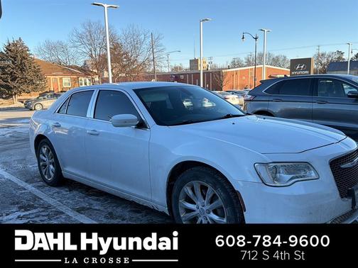 2018 Chrysler 300 Touring