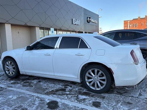 2018 Chrysler 300 Touring