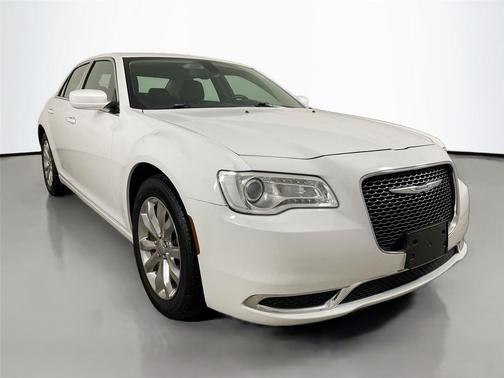2018 Chrysler 300 Touring