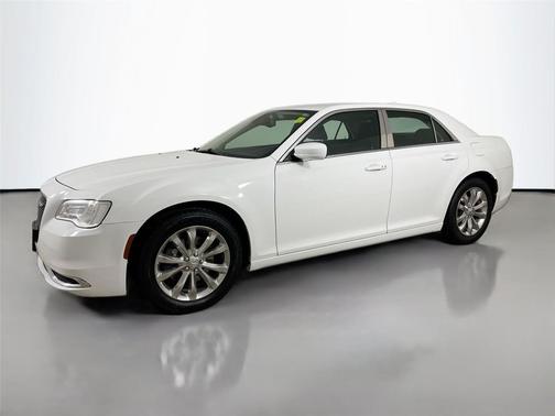 2018 Chrysler 300 Touring
