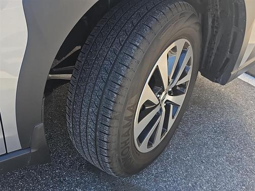 Ice Silver Metallic 2025 Subaru Outback Premium