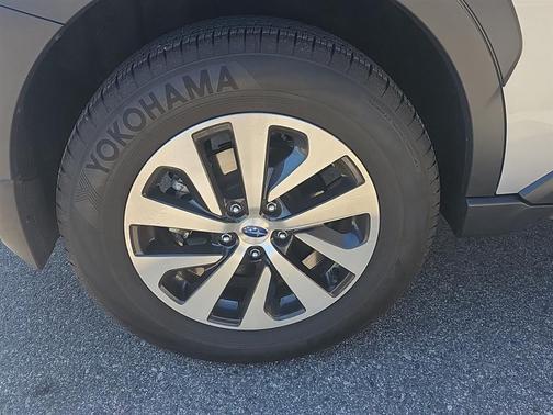 Ice Silver Metallic 2025 Subaru Outback Premium