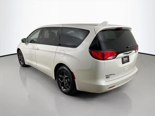 2020 Chrysler Pacifica Touring