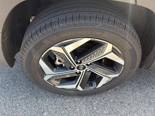 Dark Gray Metallic 2024 Hyundai TUCSON SEL