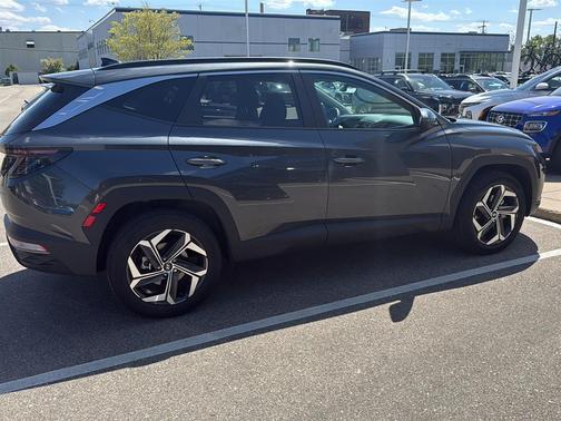 Dark Gray Metallic 2024 Hyundai TUCSON SEL