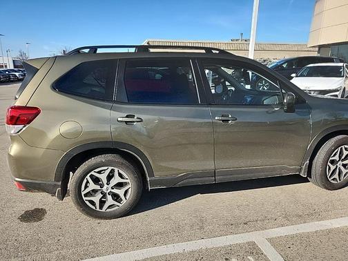 2022 Subaru Forester Premium