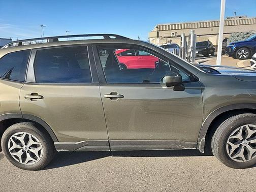 2022 Subaru Forester Premium