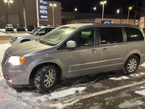 2014 Chrysler Town & Country Touring