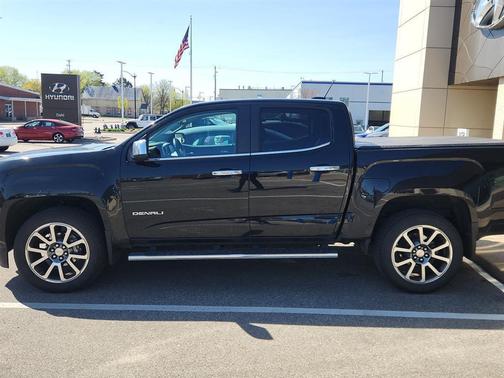 Onyx Black 2018 GMC Canyon Denali