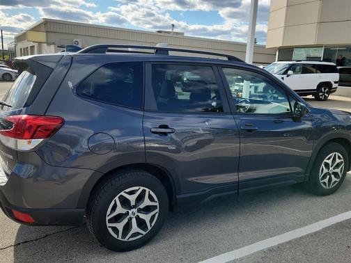 Magnetite Gray Metallic 2021 Subaru Forester Premium