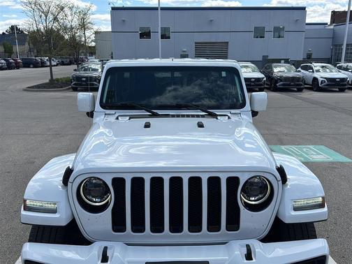 Bright White Clearcoat 2023 Jeep Wrangler 4-Door High Altitude 4x4