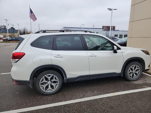 2022 Subaru Forester Premium