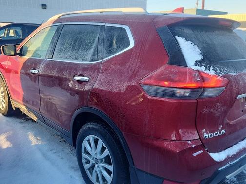 2020 Nissan Rogue SV