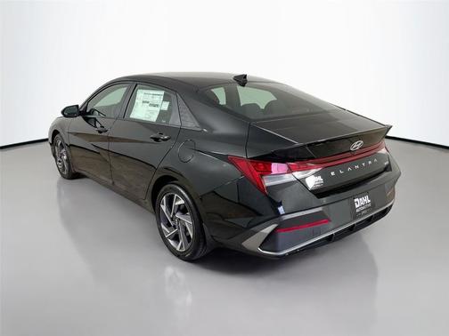 2025 Hyundai ELANTRA HEV SEL Sport