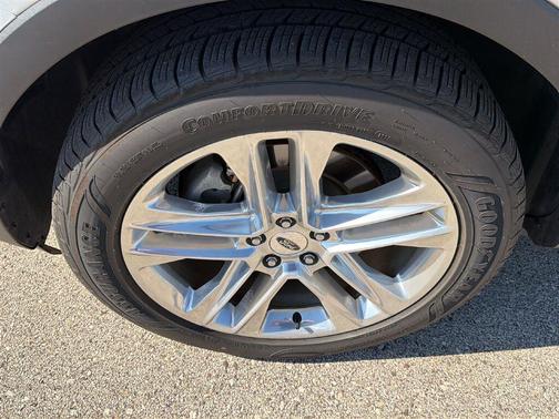 Ingot Silver Metallic 2017 Ford Explorer Limited