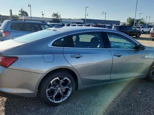 Sterling Gray Metallic 2024 Chevrolet Malibu FWD 1LT